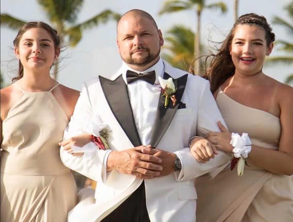 How to Accessorize a Tuxedo for Any Occasion